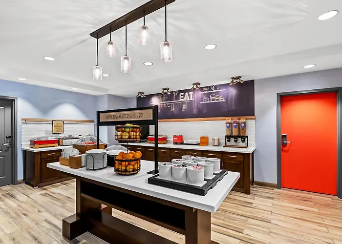 Hampton Inn Omaha/West Dodge Road, Old Mill